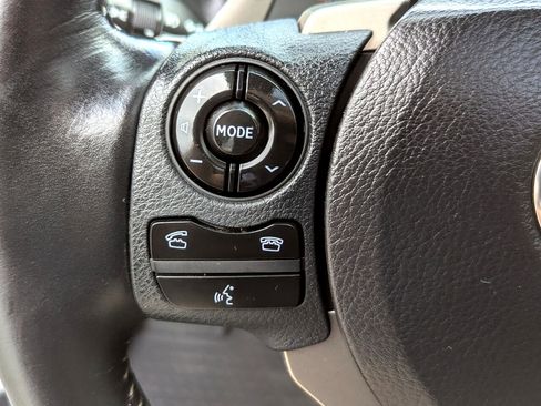 Used 2015 Lexus IS 250 4dr Sport Sdn AWD image 19