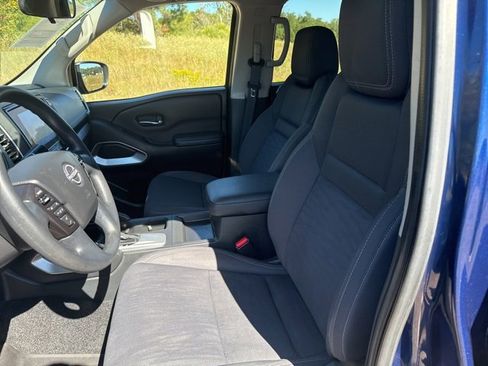 Used 2023 Nissan Frontier SV w/ Tow Package image 17