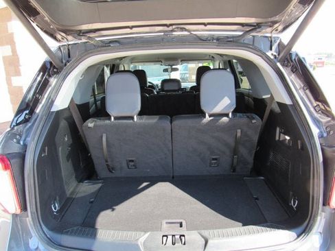 Used 2023 Ford Explorer XLT w/ Equipment Group 202A AWD/4WD image 32