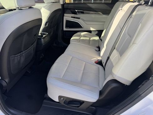 Certified 2022 Kia Telluride EX w/ Towing Package image 11