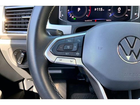Used 2022 Volkswagen Atlas Cross Sport SE FWD image 17