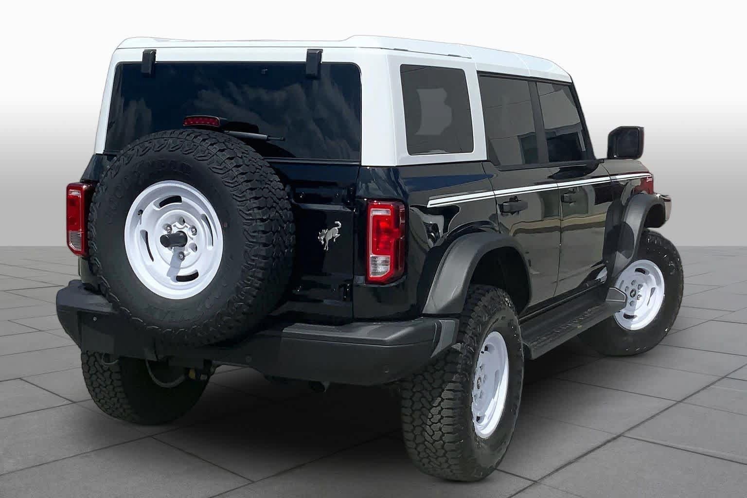 Certified 2026 Ford Bronco Heritage Edition AWD/4WD image 12