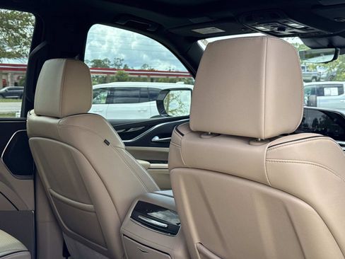 Certified 2024 Cadillac Escalade Premium Luxury AWD/4WD image 28