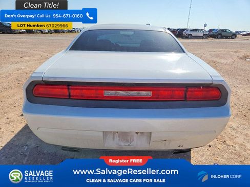 Used 2013 Dodge Challenger SXT RWD image 8