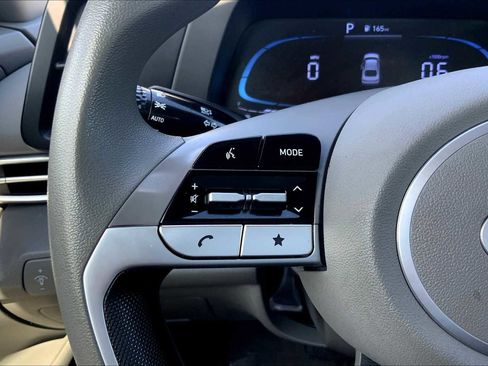 Used 2024 Hyundai Elantra SE image 20