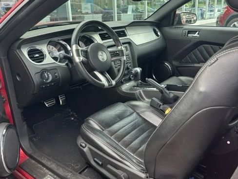 Used 2010 Ford Mustang GT Premium RWD image 4