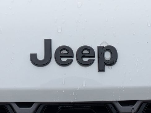 New 2026 Jeep Grand Cherokee Altitude AWD/4WD image 30