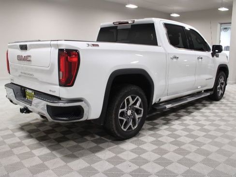 Used 2022 GMC Sierra 1500 SLT w/ SLT Premium Plus Package AWD/4WD image 12