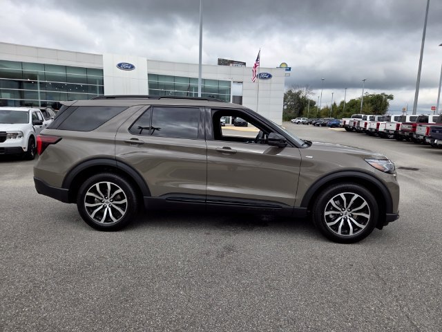 New 2027 Ford Explorer ST-Line RWD image 12