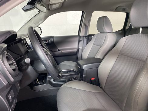 Used 2022 Toyota Tacoma SR image 13