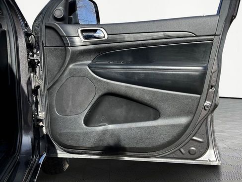 Used 2021 Jeep Grand Cherokee Laredo X image 19