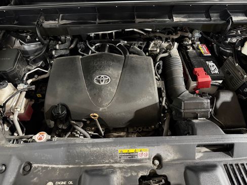 Used 2020 Toyota Highlander L FWD image 44