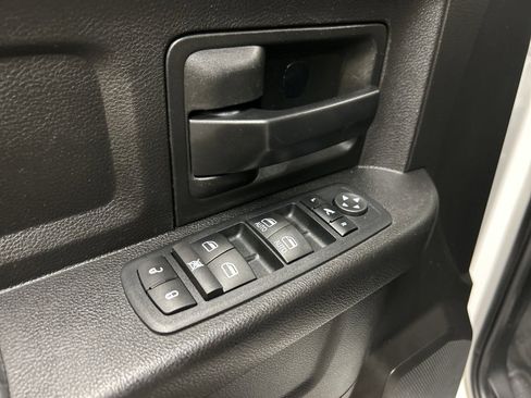 Used 2019 RAM 1500 Tradesman w/ Chrome Appearance Group image 24