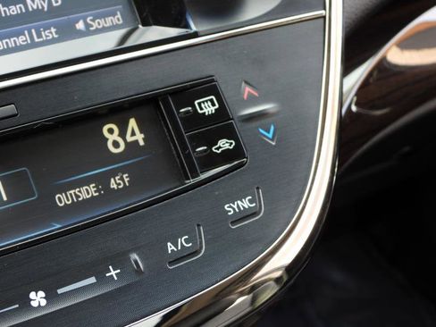 Used 2015 Toyota Avalon Limited image 62