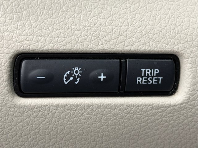 Used 2021 Nissan Rogue Sport SV FWD image 14