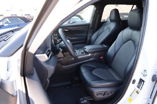 Used 2023 Toyota Highlander XSE AWD/4WD image 10