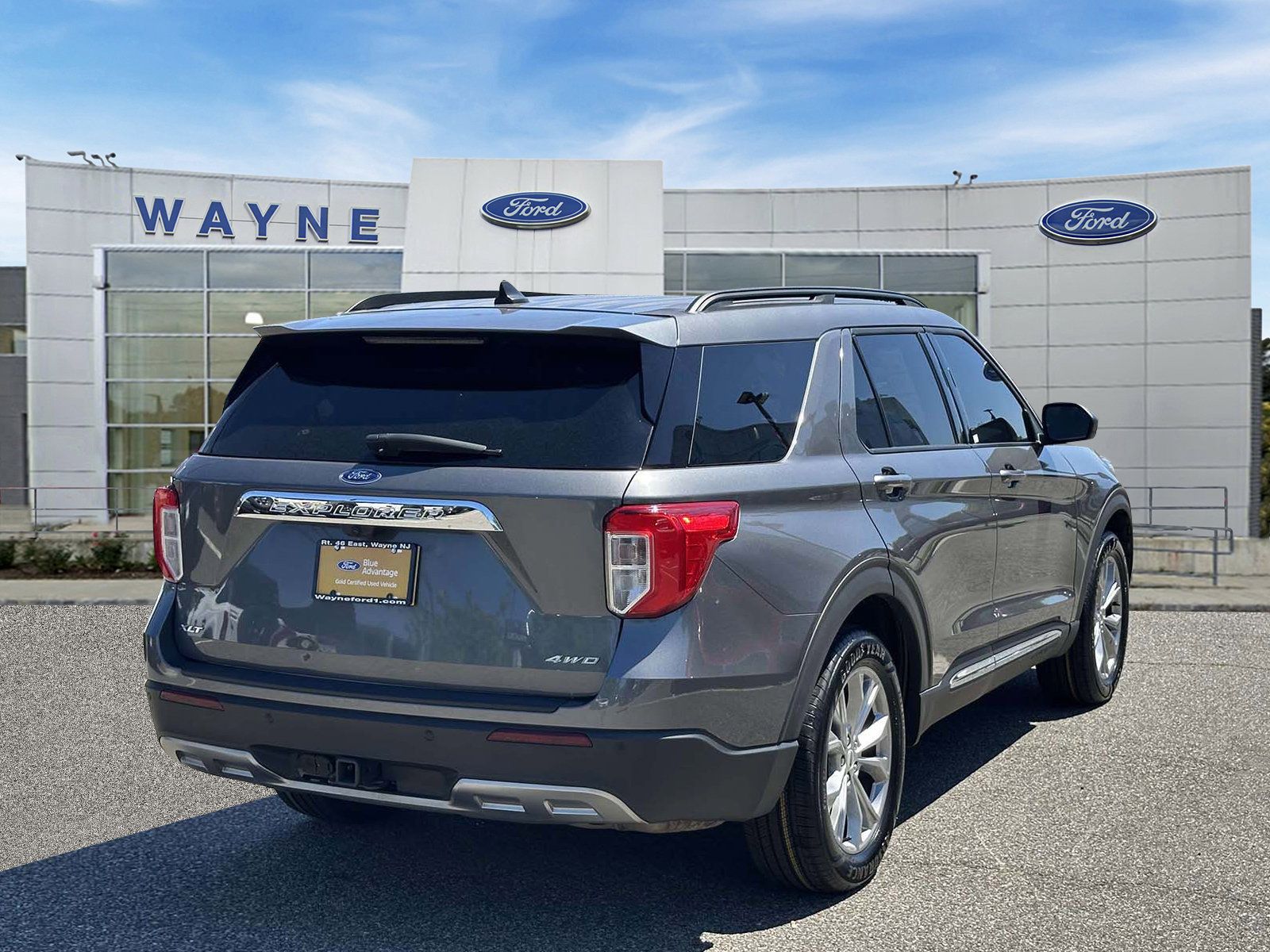 Certified 2023 Ford Explorer XLT w/ Equipment Group 202A AWD/4WD image 5