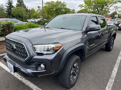 Used 2019 Toyota Tacoma TRD Off-Road w/ Technology Package AWD/4WD image 1