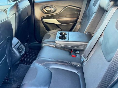 Used 2017 Jeep Cherokee Trailhawk w/ Cold Weather Group image 58