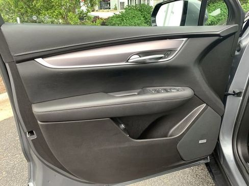 Used 2022 Cadillac XT5 Luxury AWD/4WD image 17