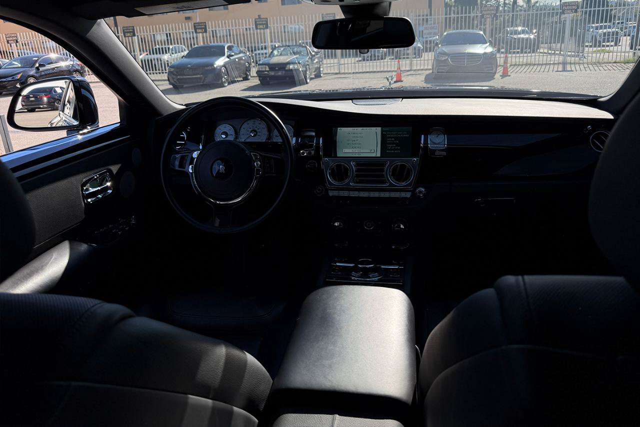 Used 2016 Rolls-Royce Ghost RWD image 19