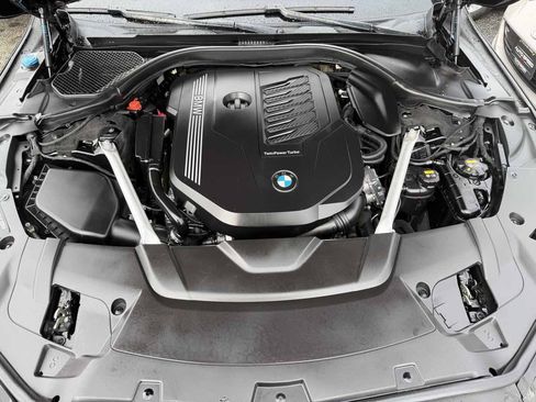 Used 2020 BMW 740i w/ M Sport Package RWD image 28