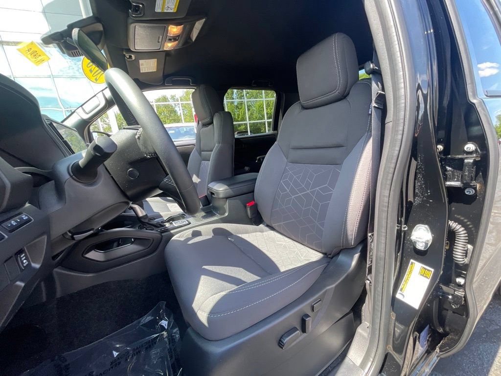 Certified 2026 Nissan Frontier SV w/ SV Convenience Package AWD/4WD image 18