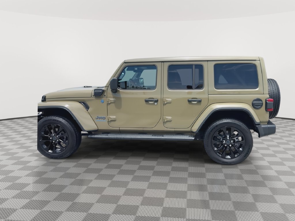 Used 2025 Jeep Wrangler Unlimited Sahara w/ Safety Group AWD/4WD image 6