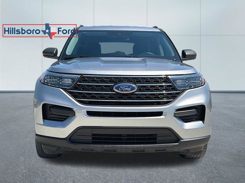 Used 2024 Ford Explorer XLT w/ Class IV Trailer Tow Package AWD/4WD image 2