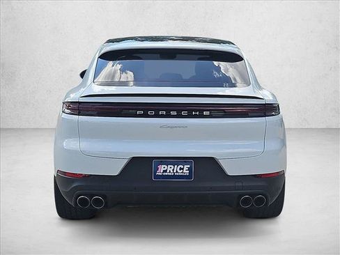 Used 2024 Porsche Cayenne Coupe AWD/4WD image 7
