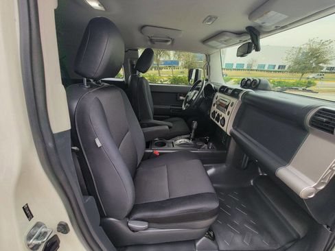 Used 2012 Toyota FJ Cruiser 4WD w/ Convenience Pkg image 13