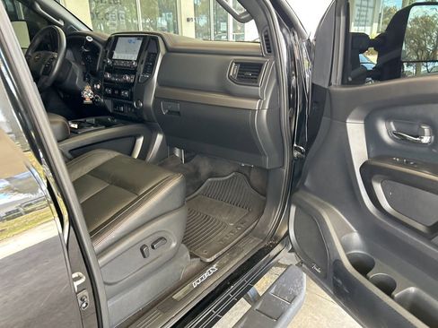 Used 2021 Nissan Titan PRO-4X w/ Pro-4x Convenience Package AWD/4WD image 28
