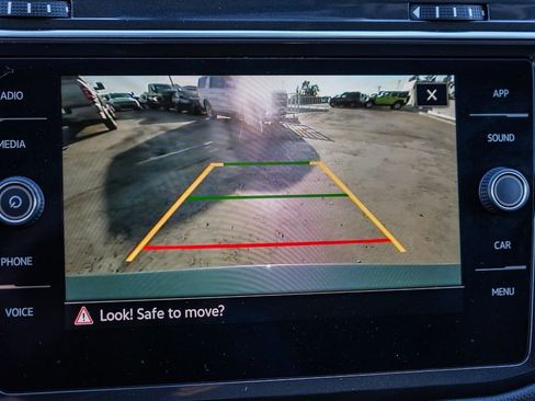 Used 2021 Volkswagen Tiguan SE image 25