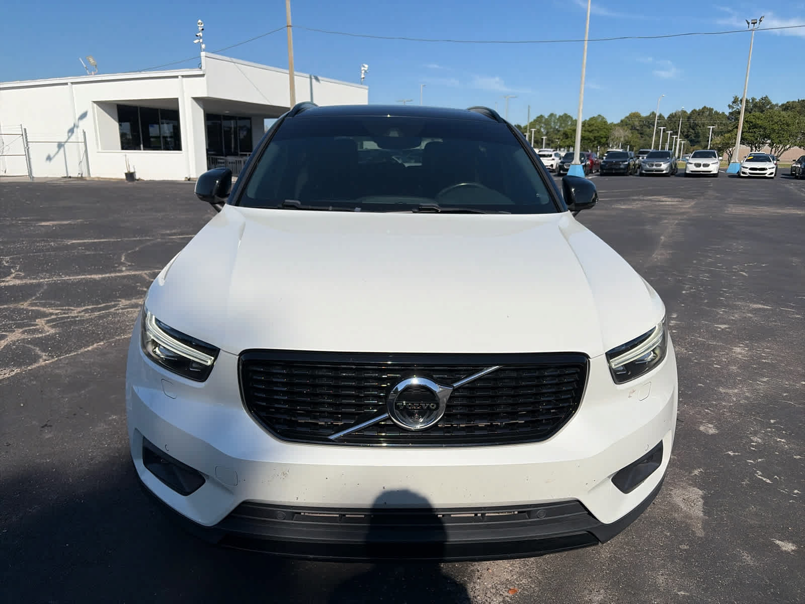 Used 2020 Volvo XC40 T5 R-Design AWD/4WD image 2