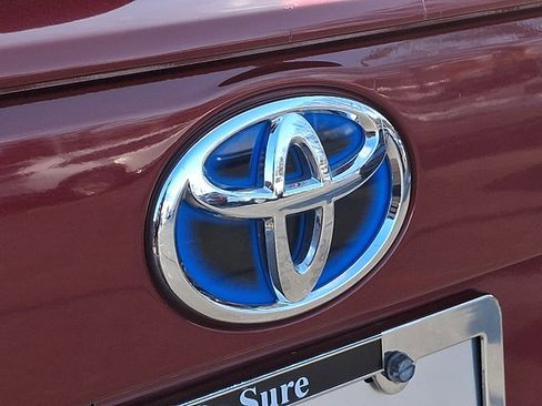 Used 2019 Toyota RAV4 LE image 31