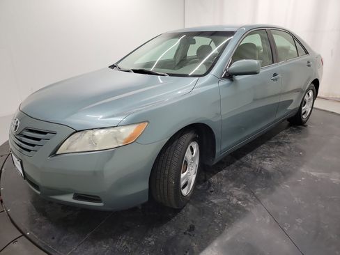 Used 2007 Toyota Camry SE image 3