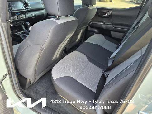 Used 2022 Toyota Tacoma TRD Off-Road AWD/4WD image 24
