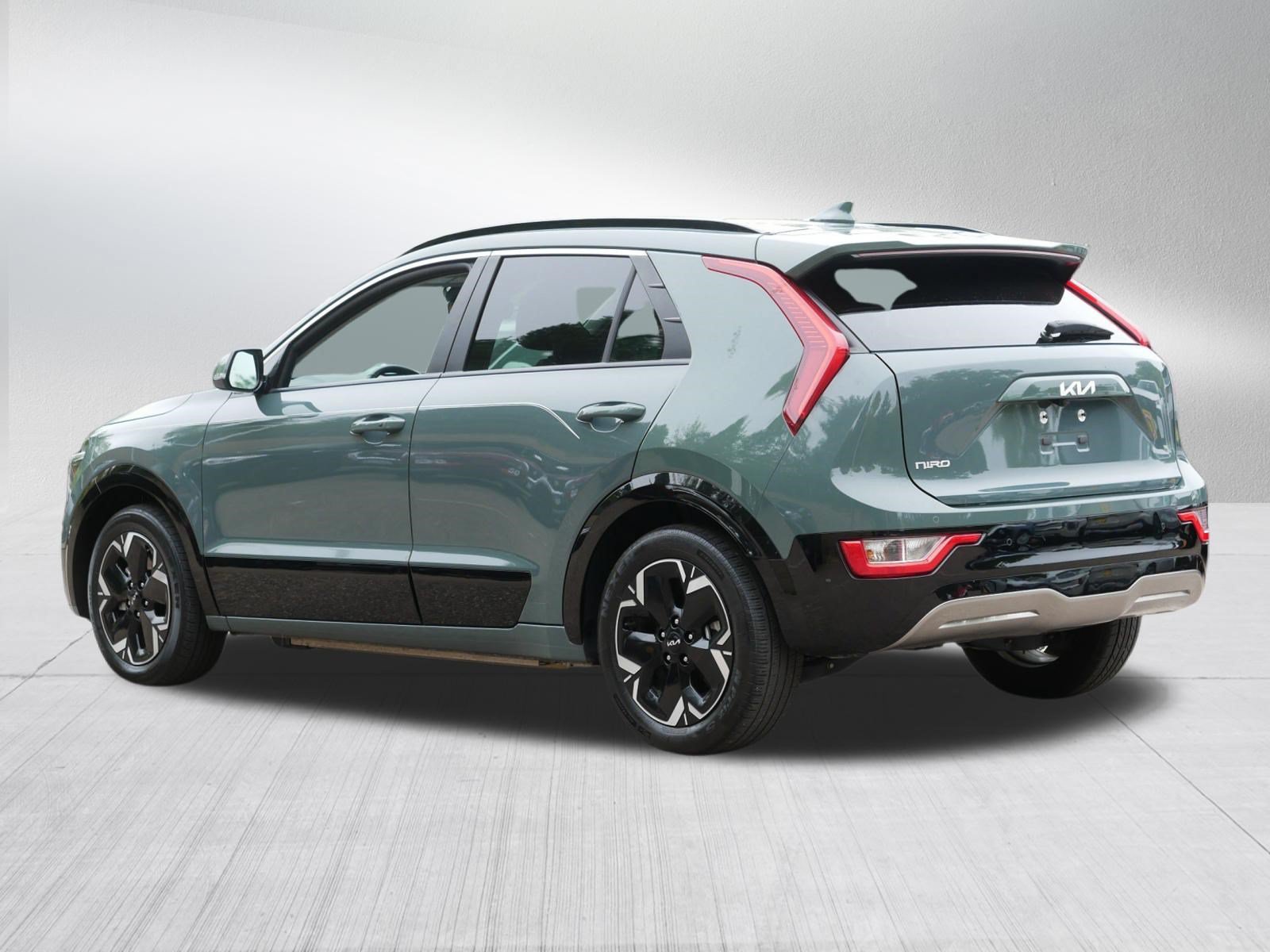 Certified 2023 Kia Niro Wind w/ Wind Preserve Package FWD image 5