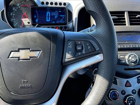 Used 2012 Chevrolet Sonic LT image 17