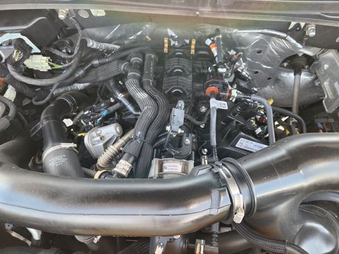 Used 2024 Ford Expedition Limited RWD image 32