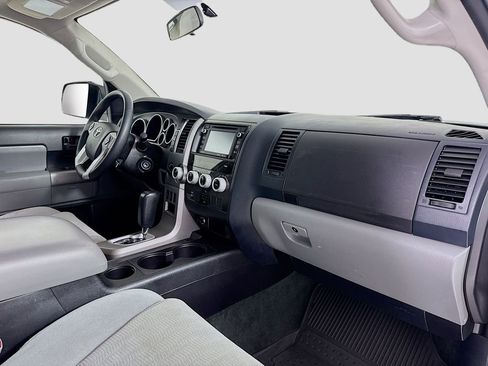 Used 2017 Toyota Sequoia SR5 image 26