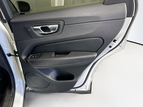 Used 2021 Volvo XC60 T5 Inscription w/ Advanced Package image 32