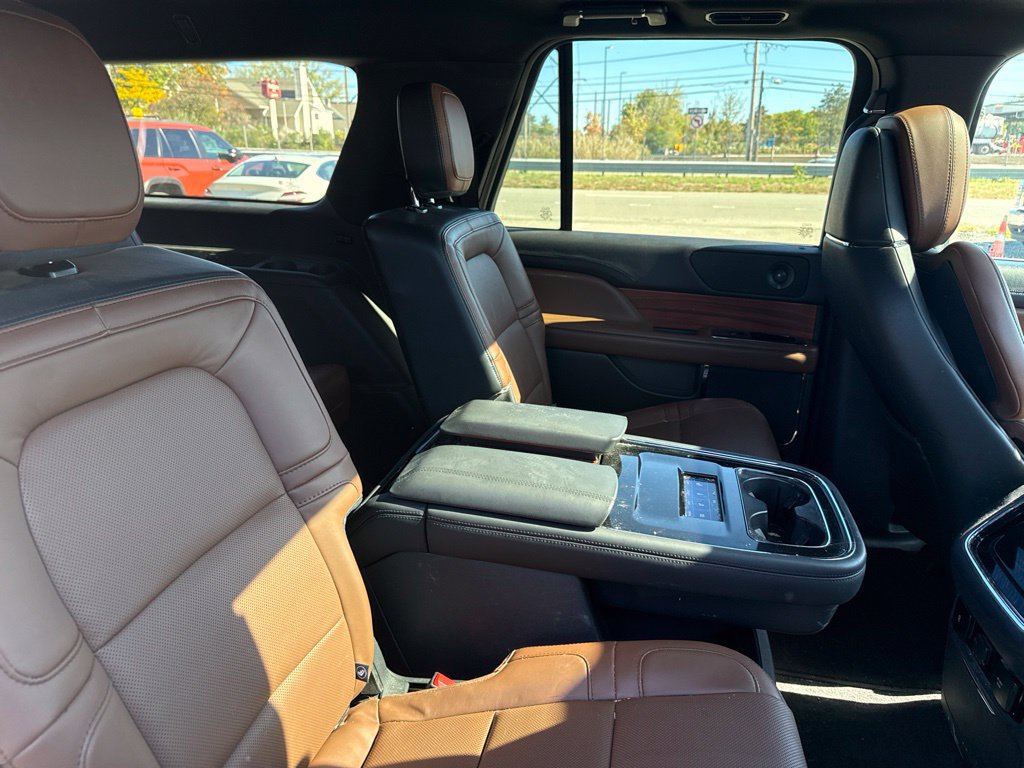 Used 2024 Lincoln Navigator L Reserve w/ Monochromatic Package AWD/4WD image 27