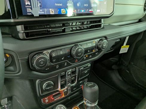 New 2026 Jeep Gladiator Mojave AWD/4WD image 24