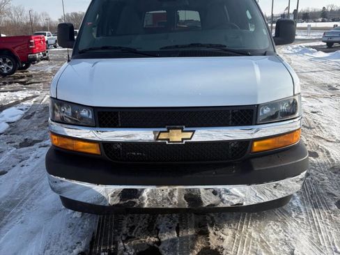 Used 2025 Chevrolet Express 3500 LT w/ LT Preferred Equipment Group image 2