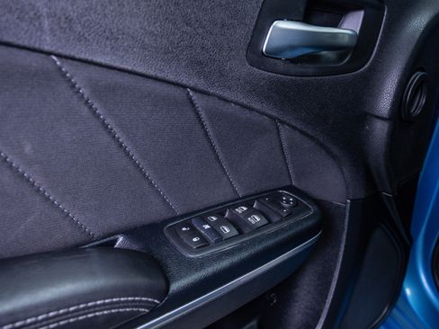 Used 2015 Dodge Charger SXT image 17