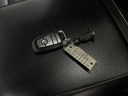 Used 2021 Ford Expedition XLT image 39