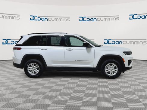 Used 2024 Jeep Grand Cherokee Laredo w/ Luxury Tech Group I AWD/4WD image 9