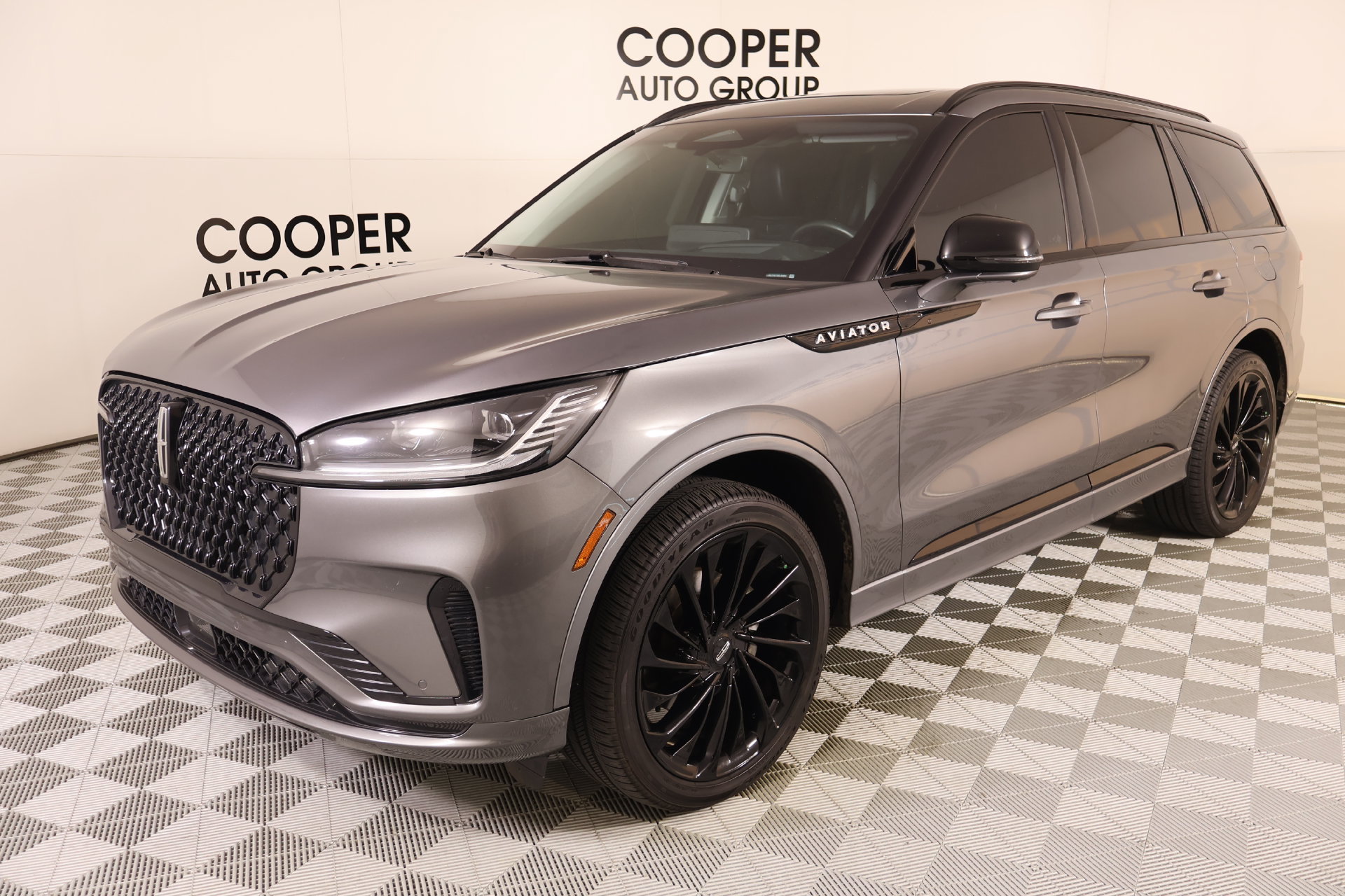 Used 2025 Lincoln Aviator Reserve w/ Jet Appearance Package AWD/4WD image 11