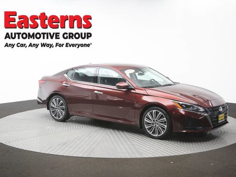 Used 2023 Nissan Altima 2.5 SL FWD image 49